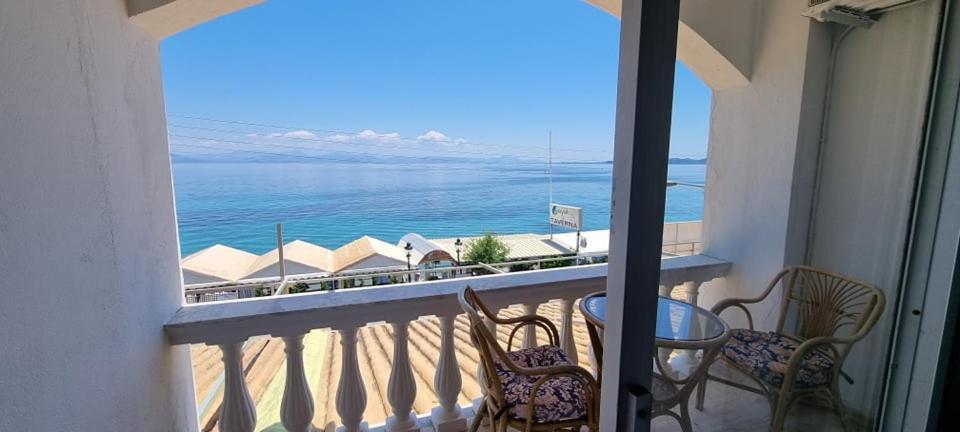 Ionian Mare Aparthotel Agios Ioannis Peristerion Екстериор снимка